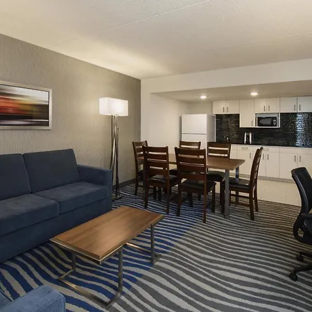 Hotell Marzia Con Piscina