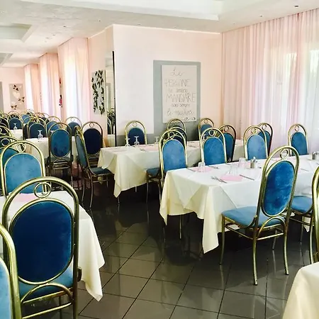 Marzia Con Piscina Отель 3*