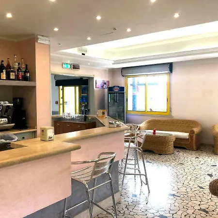 Marzia Con Piscina Hotell Riccione