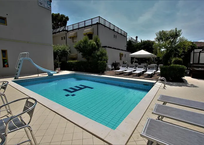 Marzia Con Piscina