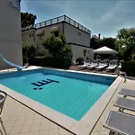 Marzia Con Piscina