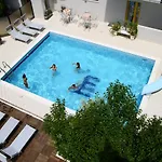 Marzia Con Piscina Hotel 3*
