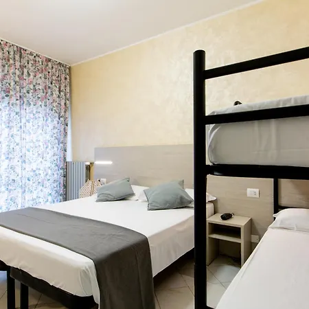 Marzia Con Piscina 3*