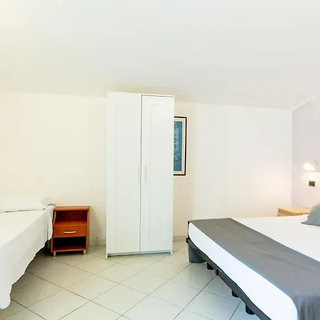 Marzia Con Piscina Hotel