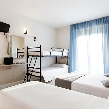 מלון Marzia Con Piscina ריצ'יונה