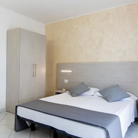 Marzia Con Piscina ריצ'יונה