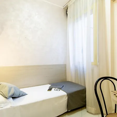 Marzia Con Piscina מלון ריצ'יונה