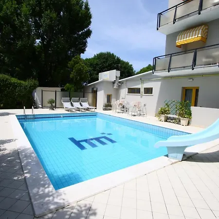 מלון Marzia Con Piscina