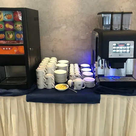 מלון Marzia Con Piscina