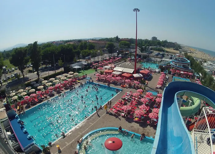 Hotel Marzia Con Piscina