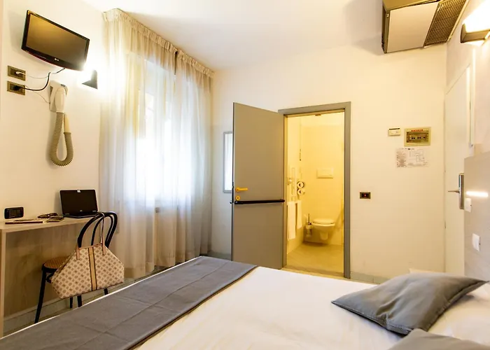 Hotel Marzia Con Piscina 3*