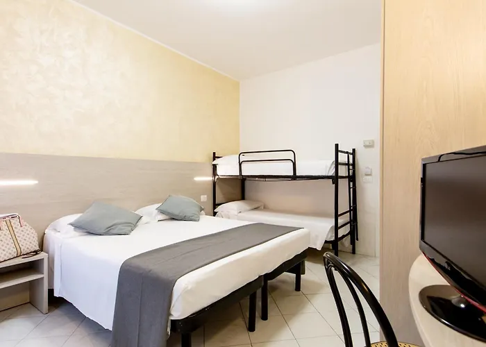 Hotel Marzia Con Piscina 3*