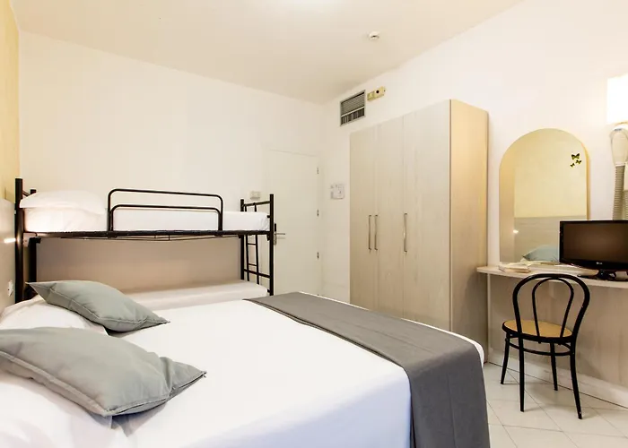 Hotel Marzia Con Piscina 3*