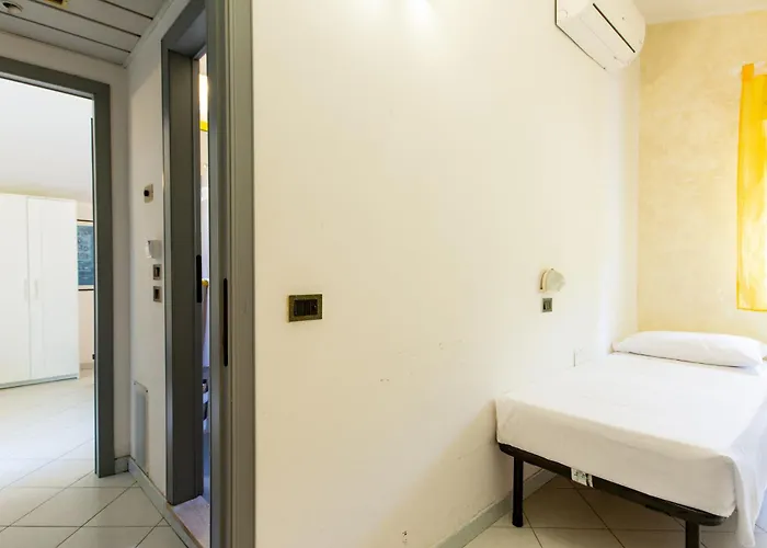 Hotel Marzia Con Piscina