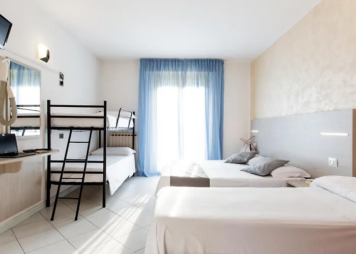 Hotel Marzia Con Piscina Riccione