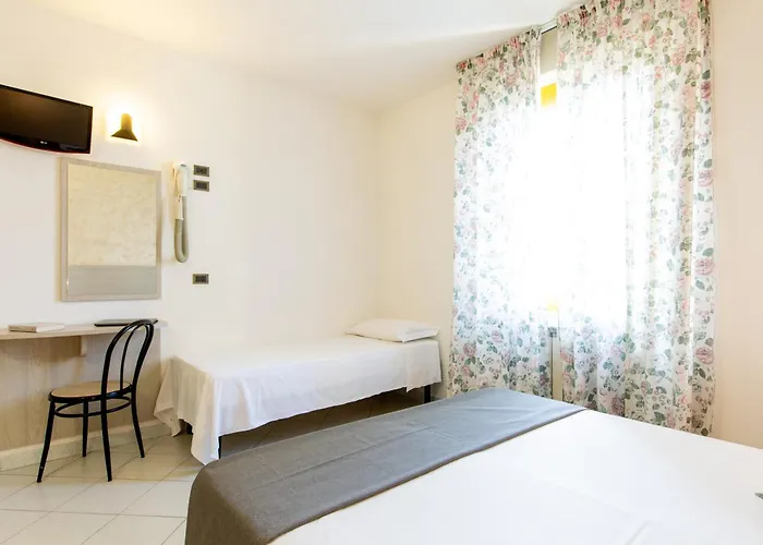 Hotel Marzia Con Piscina