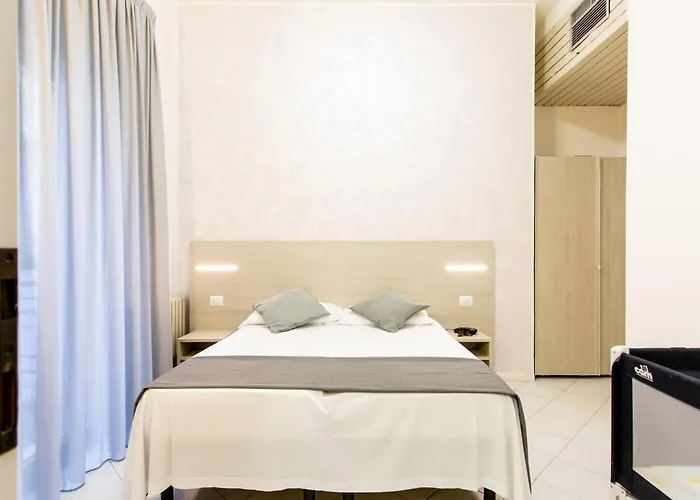 Marzia Con Piscina 호텔 3*