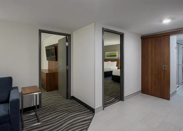 호텔 Marzia Con Piscina 리치오네