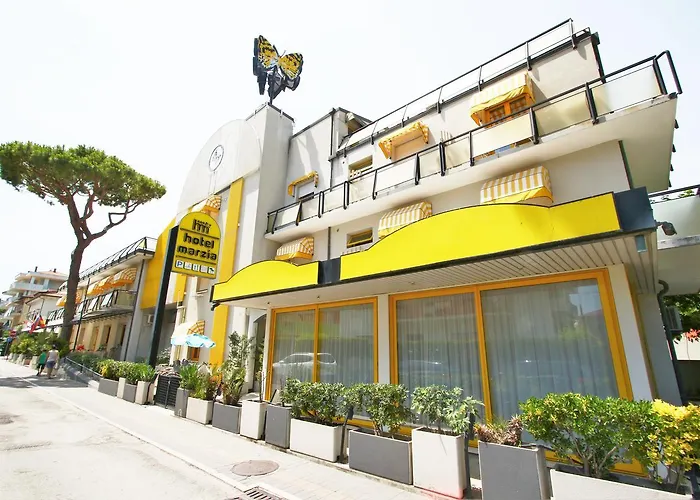 호텔 Marzia Con Piscina