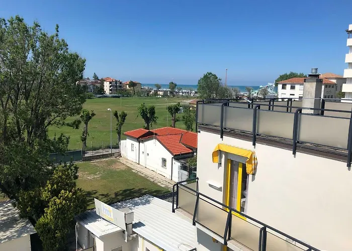 Hotel Marzia Con Piscina Riccione