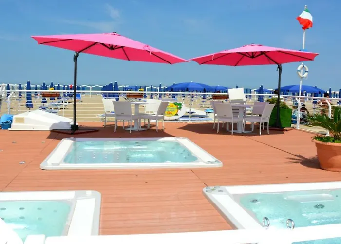 Marzia Con Piscina 호텔